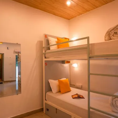 Zostel Rishikesh, Laxman Jhula Hostel Exterior photo