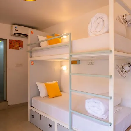 Zostel Rishikesh, Laxman Jhula Hostel Exterior photo