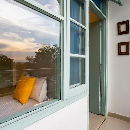 Zostel Rishikesh, Laxman Jhula Hostel Exterior photo