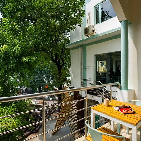 Zostel Rishikesh, Laxman Jhula Hostel Exterior photo
