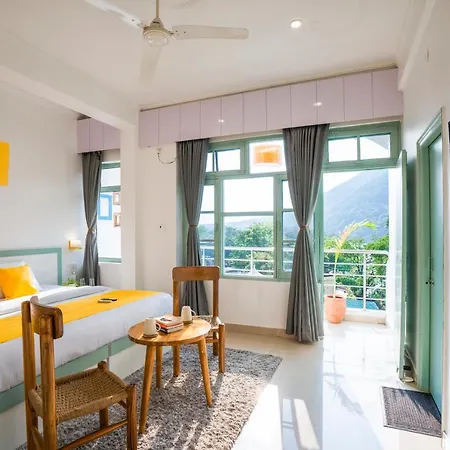 Zostel Rishikesh, Laxman Jhula Hostel Exterior photo