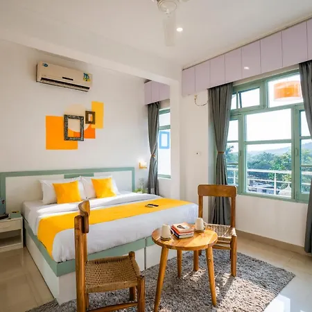 Zostel Rishikesh, Laxman Jhula Hostel Exterior photo