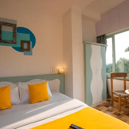 Zostel Rishikesh, Laxman Jhula Hostel Exterior photo