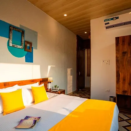 Zostel Rishikesh, Laxman Jhula Hostel Exterior photo
