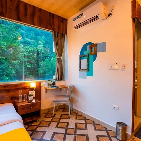 Zostel Rishikesh, Laxman Jhula Hostel Exterior photo
